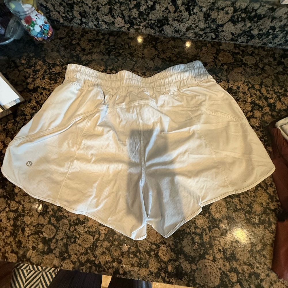 Lululemon size 14 shorts // lined // 5 inch inseam